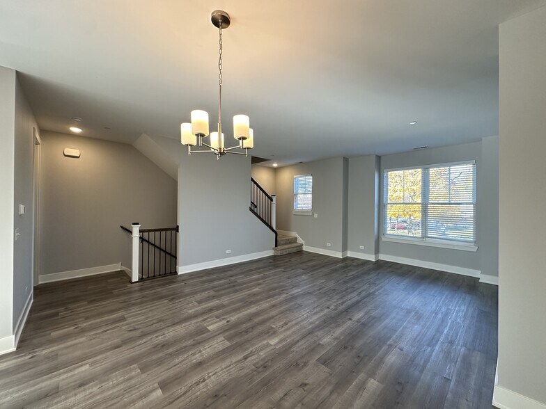 Building Photo - 615 Broadway St