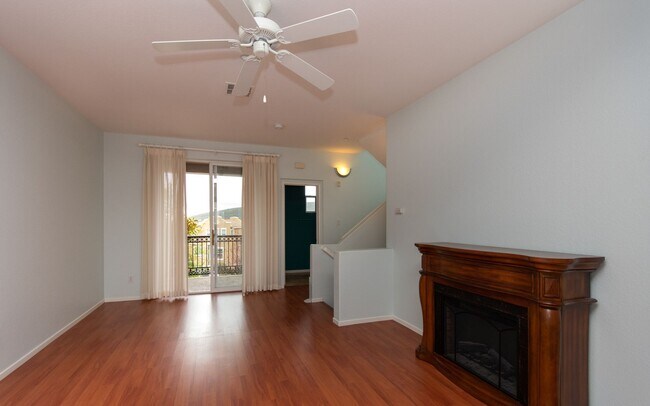 Building Photo - Condo in San Elijo!