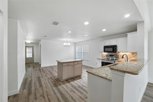 Building Photo - 8828 Chisholm Trail