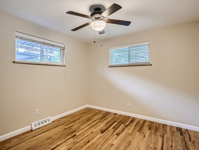Building Photo - Cozy 3 Bed in the Highlands COMING SOON!!!!