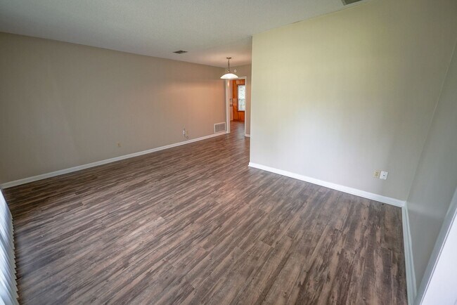 Building Photo - 3/2 Home in Killearn Estates