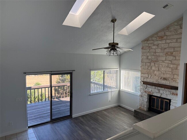 Building Photo - 3205 MacArthur Ave