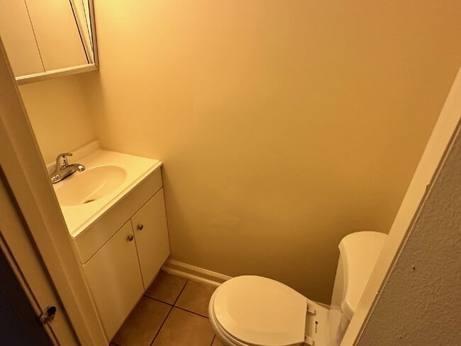 Building Photo - Cozy Townhome Living in a Convenient Lorton Location