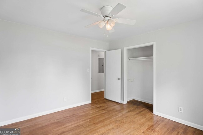 Building Photo - 3543 Cloudland Dr