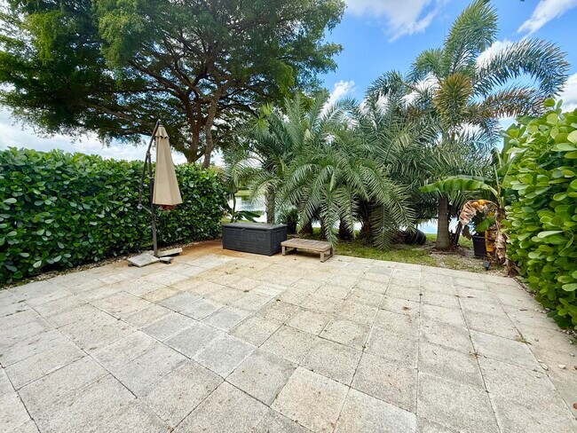 Building Photo - 9190 Boca Gardens Pkwy