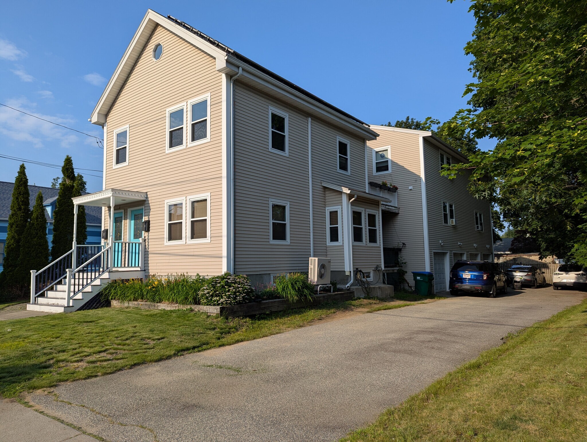 Building Photo - 21 Almont St