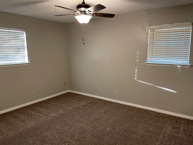 Building Photo - 3 bed room home for rent in Moore!  2 baths, 2 car garage with fenced yard near Santa Fe and SW 4...