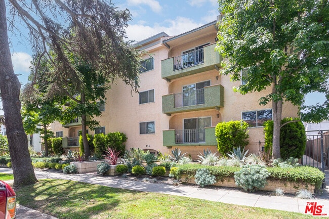 Building Photo - 914 Lincoln Blvd