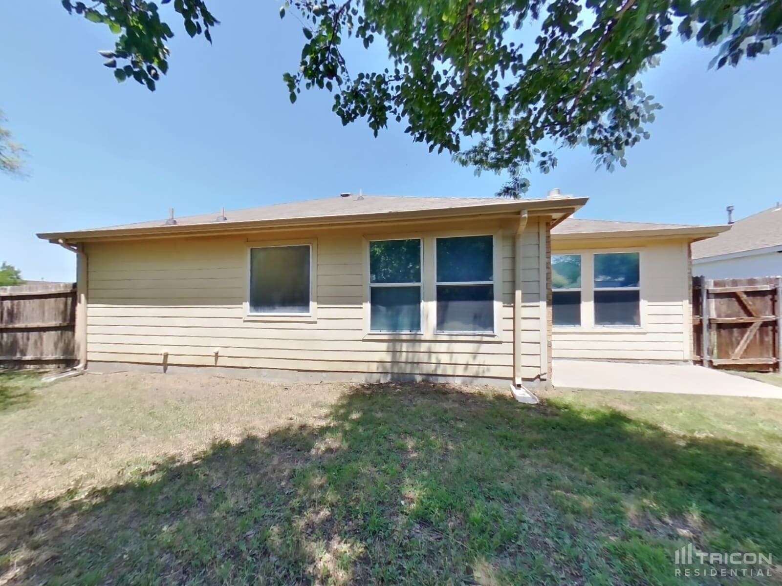 Building Photo - 1129 Cumberland Dr