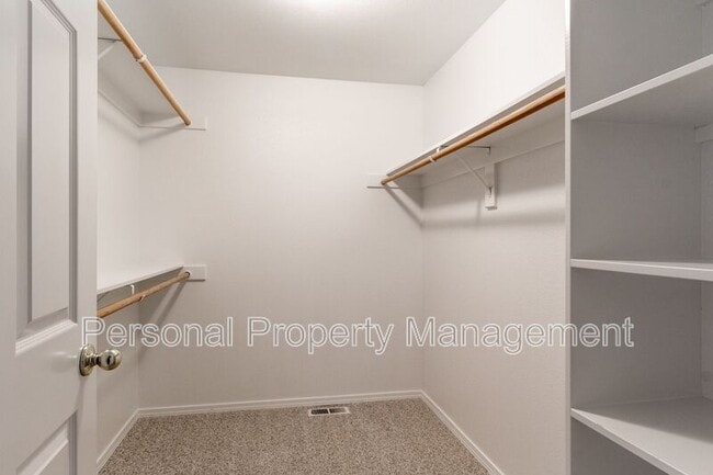 Building Photo - 2443 NW Norwood St