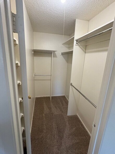 Building Photo - 2355 E Geddes Ave