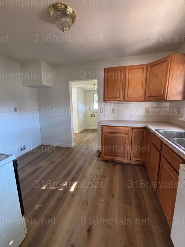 Building Photo - 510 N Alleghany St