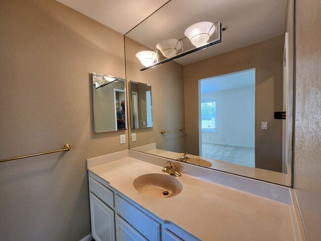 Building Photo - Redwood city townhouse