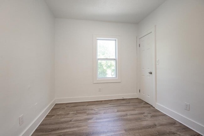 Building Photo - 1224 E 175th St
