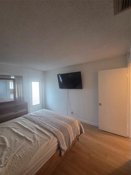 Building Photo - 1920 NE 51st Ct