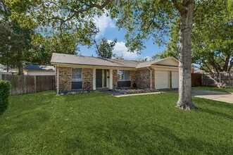 Building Photo - 641 Cambridge Dr