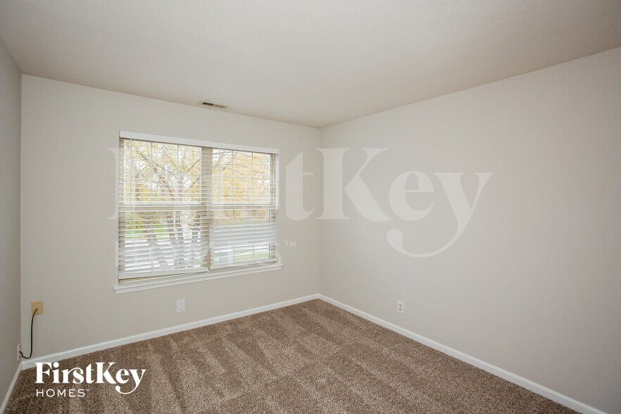 Building Photo - 7407 Bancaster Dr