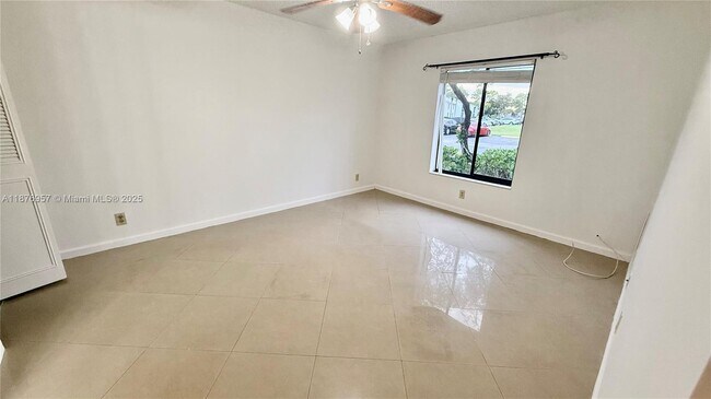 Building Photo - 3664 Alder Dr