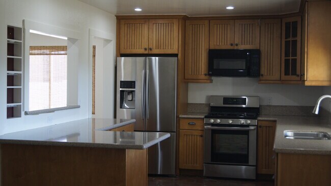 Building Photo - 27403 Garza Dr