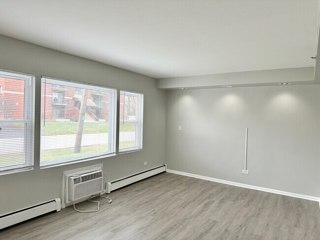 Building Photo - 8635 84th Ct