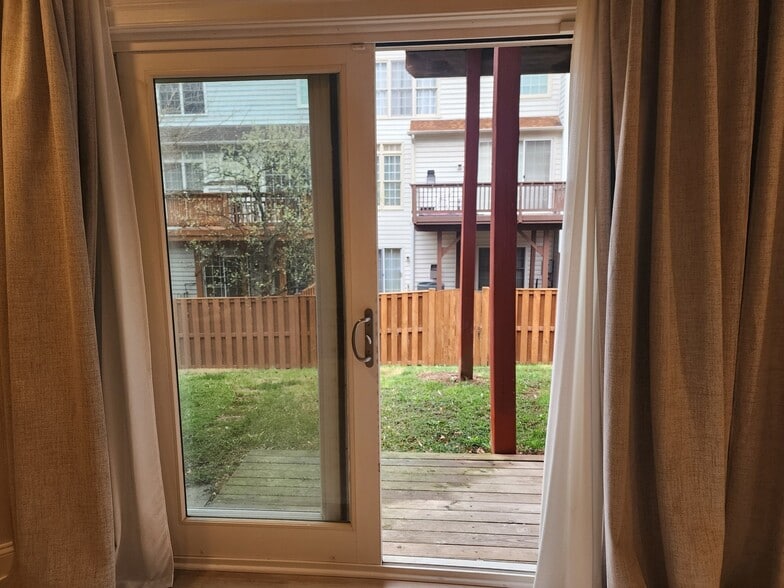 Building Photo - 17 Lagersfield Cir