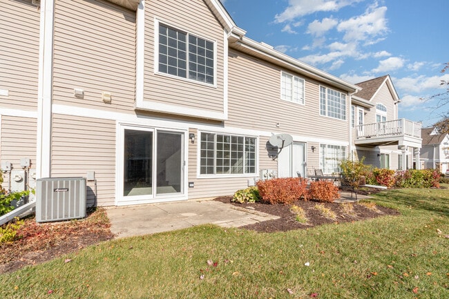 Building Photo - 135 President Ct