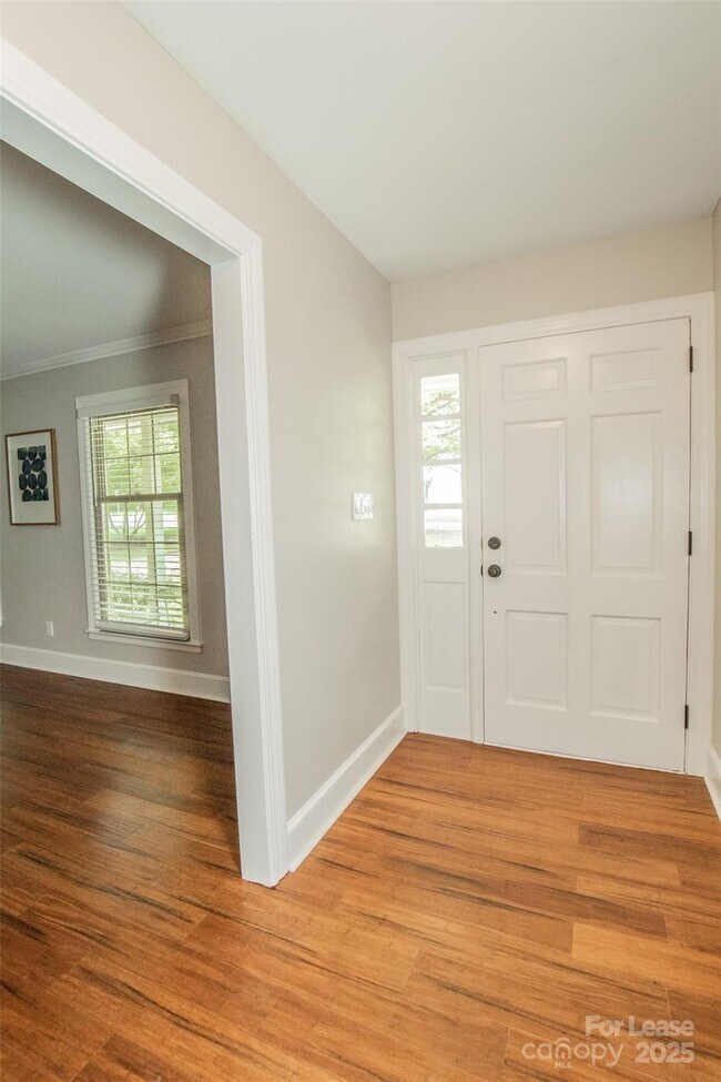 Building Photo - 5110 Chaplin Ln