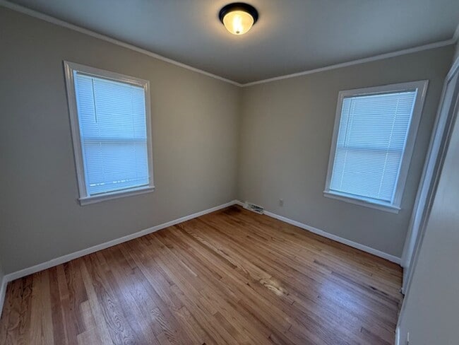 Building Photo - West Allis 3 bedroom 1 bath with 2 car garage