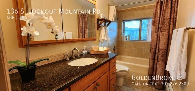 Building Photo - 136 S Lookout Mountain Rd