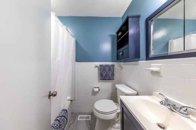 Building Photo - 134 Berkeley Ln