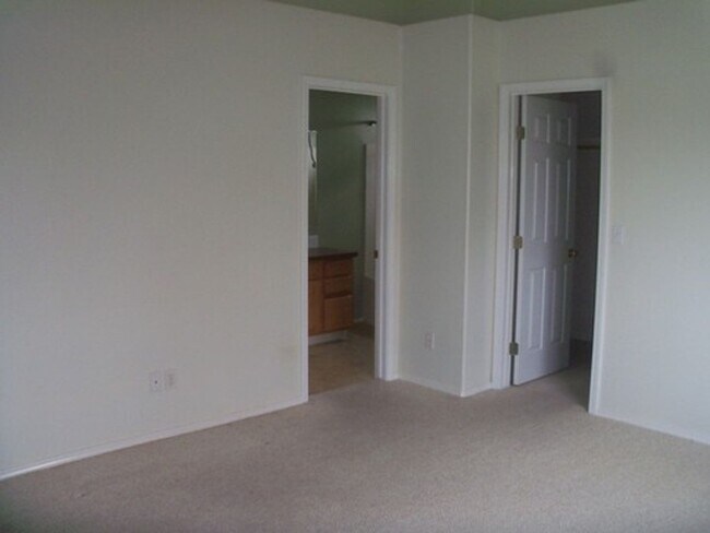 Building Photo - 3412 Manchester Dr