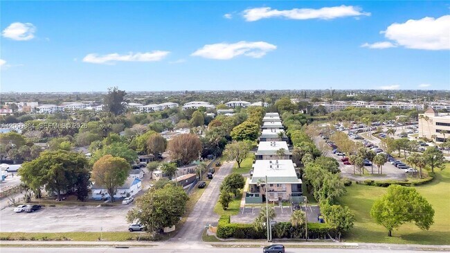 Building Photo - 1799 Fairview Villas Dr