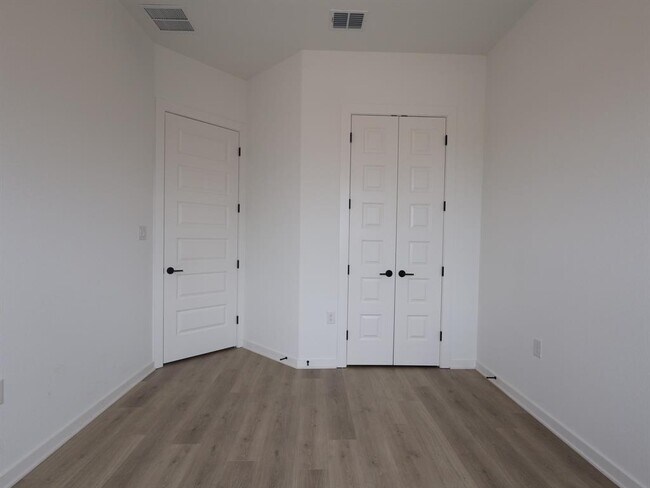 Building Photo - 13211 Keefer Dr