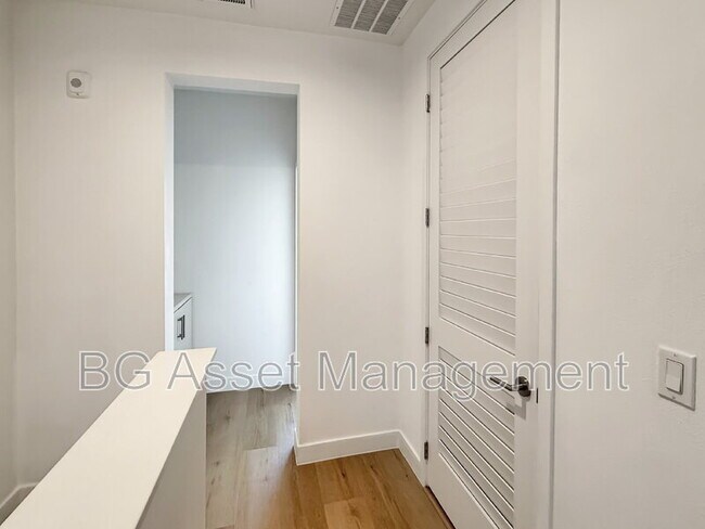 Building Photo - 3909 Wattling St