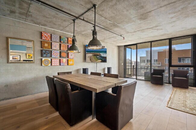 Building Photo - Chic Furnished Loft with Bay Views in the ...