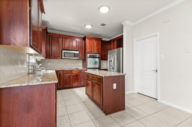 Building Photo - 2802 Scottsdale Dr