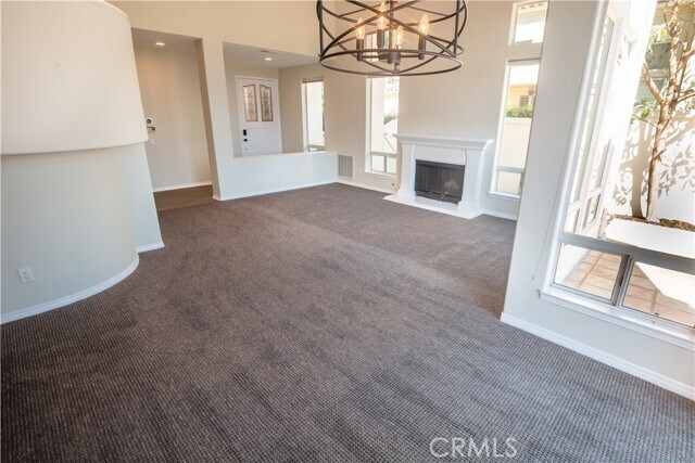 Building Photo - 10 Siena