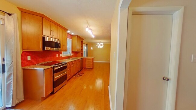 Building Photo - 3314 Jura Dr