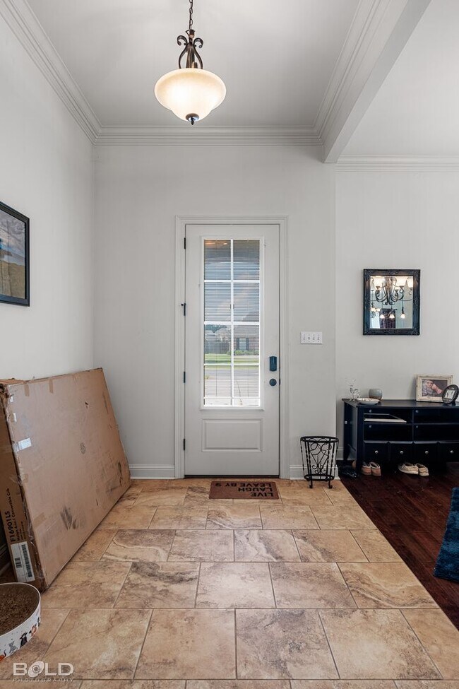 Building Photo - Gorgeous Home For Rent!!