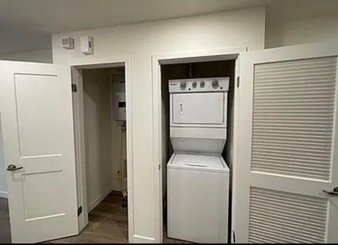 Building Photo - 4725 Radford Ave