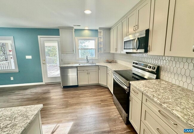 Building Photo - 3501 Glenaire Dr