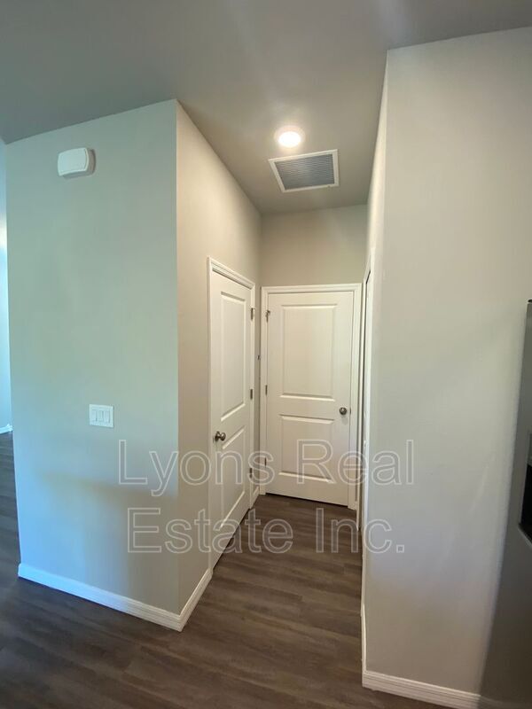 Building Photo - 5625 Abelman Rd