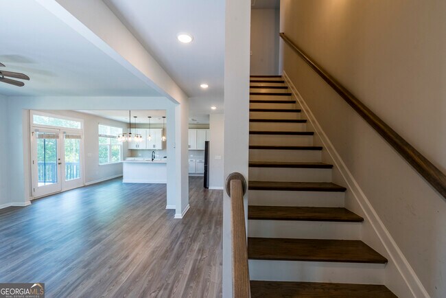 Building Photo - 330 Rexmere Rd