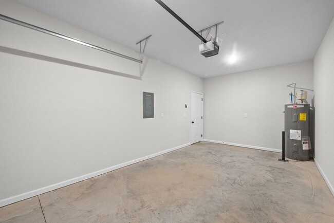 Building Photo - New Construction! GARBAGE/LAWN INCLUDED! N...