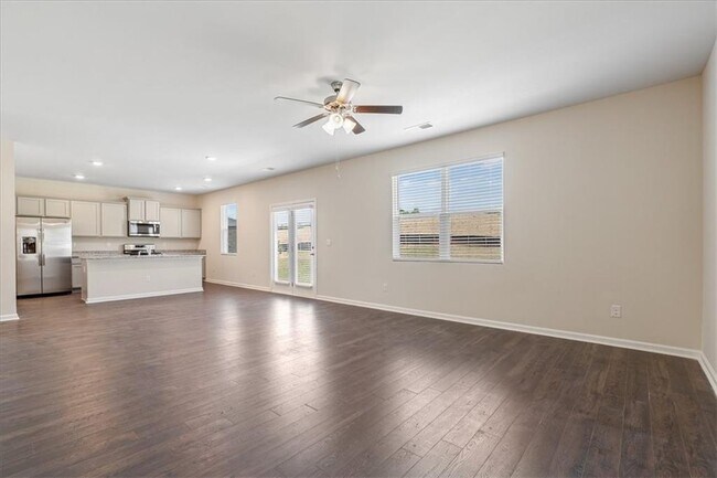 Building Photo - 1508 Brangus Dr