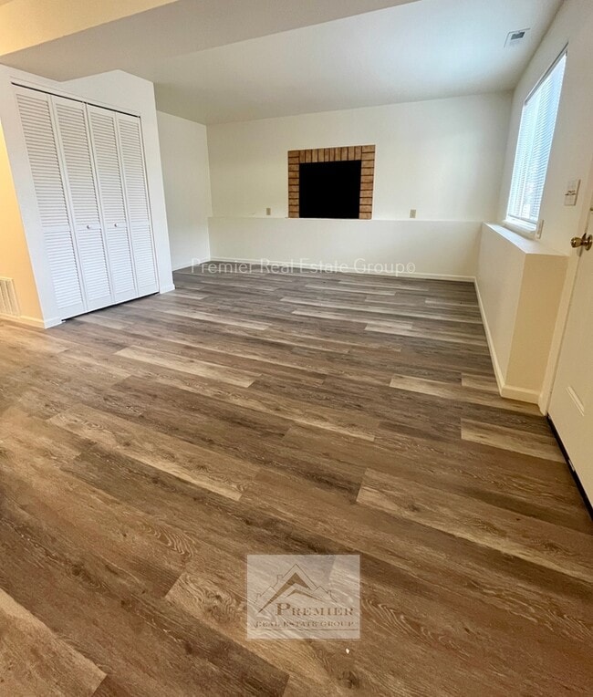 Building Photo - 1013 Western Dr