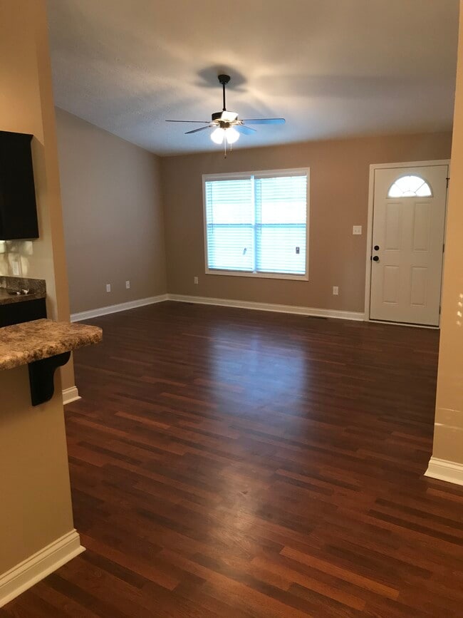 Building Photo - 1474 N POINTE Wy