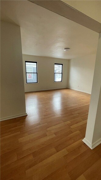 Building Photo - 319 N Balph Ave