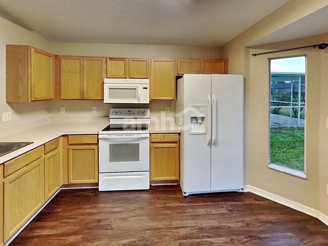 Building Photo - 8116 Canterbury Lake Boulevard