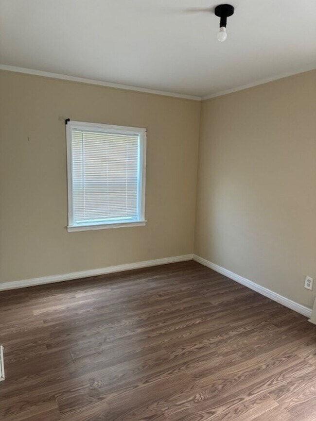 Building Photo - 5150 Outer Dr E